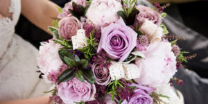 Premium Flowers with Extravagance to Add Striking Look and Feel