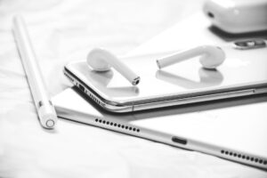 AirPods Keep Disconnecting: How to Fix the Issue