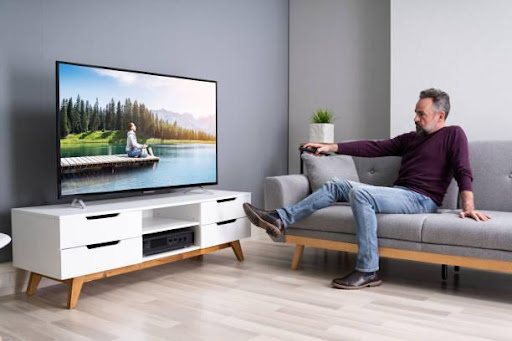 How Do LG OLEDs Deliver a Cinematic Experience at Home?